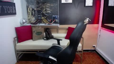 Snapshot of hanna_lamber chatting on 03.04.25 hanna_lamber online show from 03.04.25