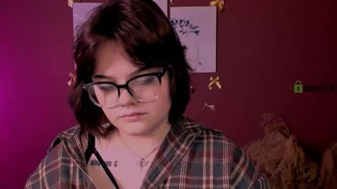 hanna_lips_ online show from 12.22.25