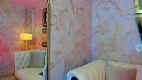 Snapshot of hanna_slut chatting on 12.18.25 EVA online show from 12.18.25