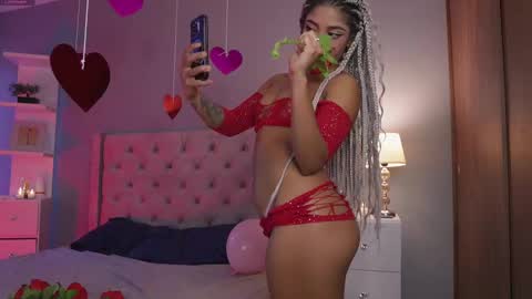 Snapshot of hannachris chatting on 02.14.25 Hanna online show from 02.14.25