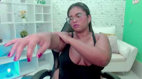 Hannah  online show from 10.21.25