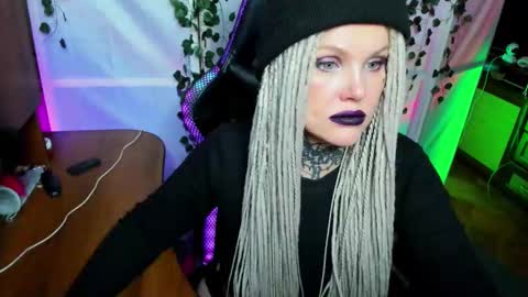 Hannah online show from 11.21.25