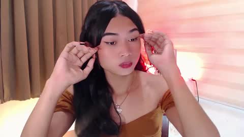 Snapshot of hannah_davis69 chatting on 02.03.25 Alex online show from 02.03.25