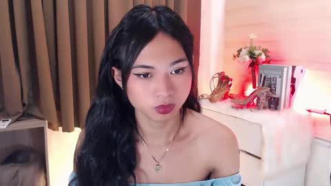 Snapshot of hannah_davis69 chatting on 02.14.25 Alex online show from 02.14.25