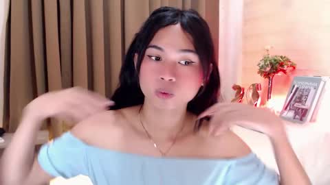 Snapshot of hannah_davis69 chatting on 02.25.25 Alex online show from 02.25.25