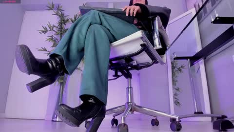 HANNAH HOWELL online show from 09.25.25