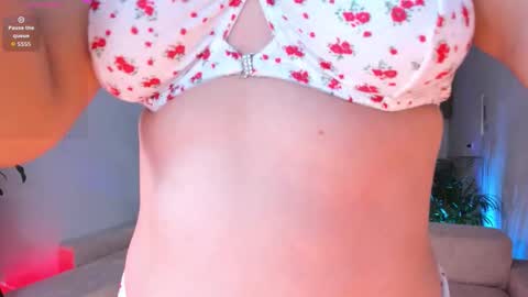 Snapshot of hannah_jonhson_1 chatting on 11.07.25 Hannah online show from 11.07.25