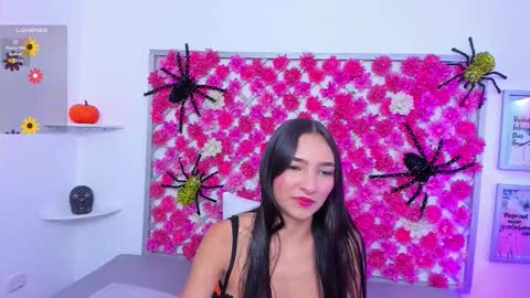 Hannah Miller online show from 10.09.25