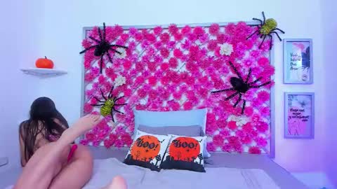 Hannah Miller online show from 10.18.25