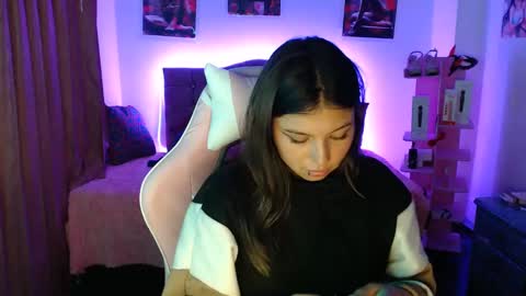 hannah_swet online show from 02.11.25