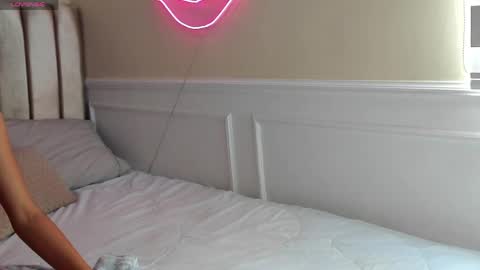 Hannah online show from 04.08.26