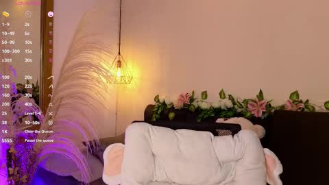 Hannah Williams online show from 10.10.25