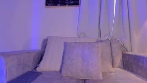 Snapshot of hannahdavisx chatting on 12.19.25 Hannah online show from 12.19.25