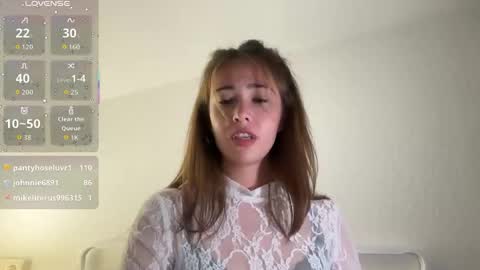 Snapshot of hannahinto chatting on 11.18.25 hannahinto online show from 11.18.25