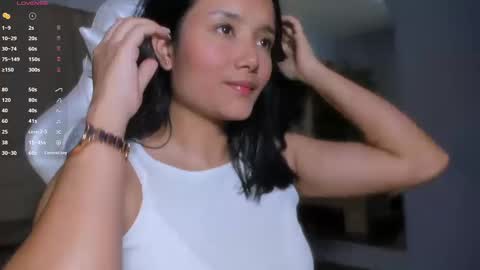 hannahmonttgomery  Help me reach 100 Hands up online show from 03.16.26