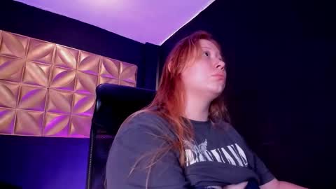 hannamartinn_ online show from 09.24.25