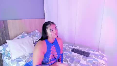 Snapshot of hannnasmith chatting on 09.22.25 Hanna online show from 09.22.25