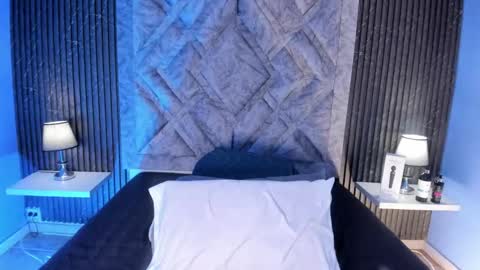 hannyk_ online show from 03.10.26