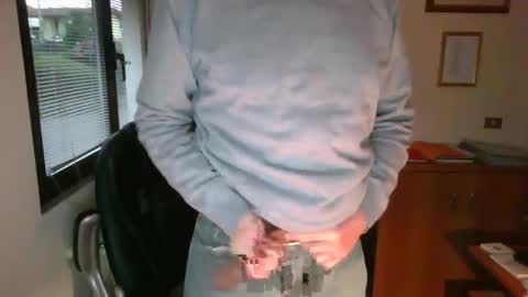 Snapshot of hanscooper chatting on 11.08.25 hanscooper online show from 11.08.25