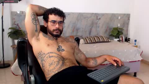 Snapshot of hanz_col chatting on 06.20.26 hanz_col online show from 06.20.26