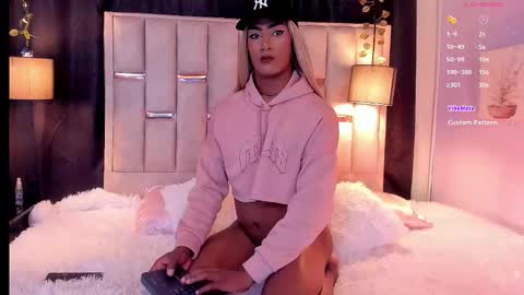 Snapshot of hanzking01 chatting on 11.24.25 Hanzking01 online show from 11.24.25