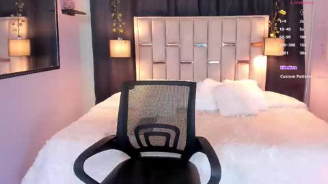 Snapshot of hanzking01 chatting on 11.30.25 Hanzking01 online show from 11.30.25