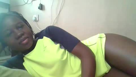 Snapshot of happy_dimple chatting on 09.25.25 happy_dimple online show from 09.25.25