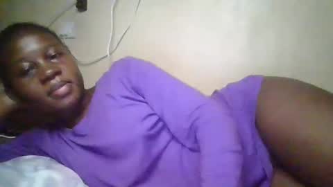 Snapshot of happy_dimple chatting on 10.04.25 happy_dimple online show from 10.04.25