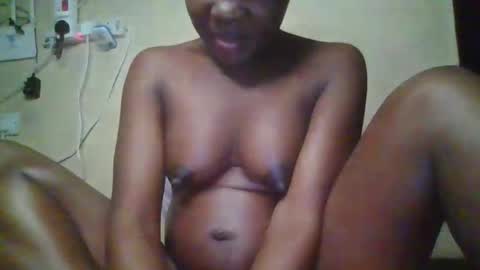 Snapshot of happy_dimple chatting on 10.07.25 happy_dimple online show from 10.07.25