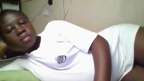 Snapshot of happy_dimple chatting on 10.29.25 happy_dimple online show from 10.29.25