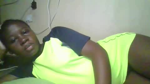 Snapshot of happy_dimple chatting on 10.30.25 happy_dimple online show from 10.30.25