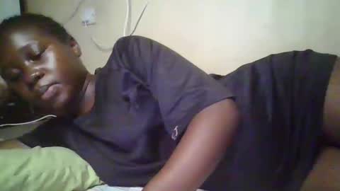 Snapshot of happy_dimple chatting on 10.31.25 happy_dimple online show from 10.31.25