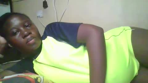 Snapshot of happy_dimple chatting on 12.14.25 happy_dimple online show from 12.14.25