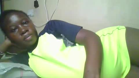 Snapshot of happy_dimple chatting on 12.21.25 happy_dimple online show from 12.21.25