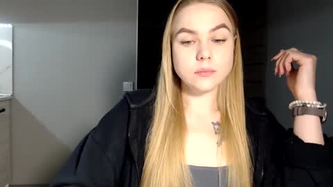 Snapshot of happy_fox_ chatting on 02.17.25 happy_fox_ online show from 02.17.25