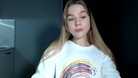 happy_fox_ online show from 12.03.25