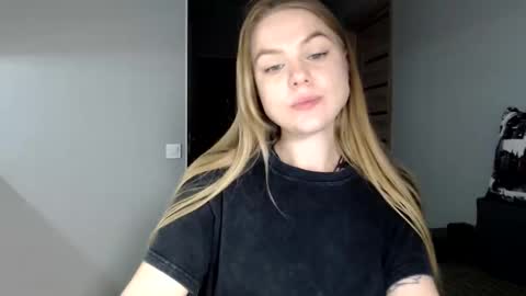 happy_fox_ online show from 03.28.26