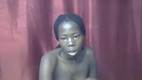 Snapshot of happy_kienyeji chatting on 10.21.25 happy_kienyeji online show from 10.21.25