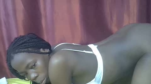 Snapshot of happy_kienyeji chatting on 10.25.25 happy_kienyeji online show from 10.25.25