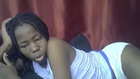 Snapshot of happy_kienyeji chatting on 10.29.25 happy_kienyeji online show from 10.29.25