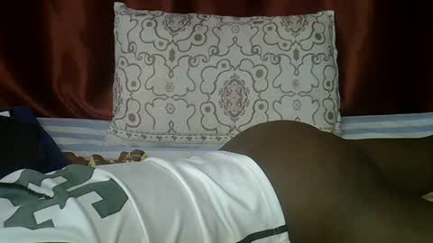 Snapshot of happy_kienyeji chatting on 10.29.25 happy_kienyeji online show from 10.29.25