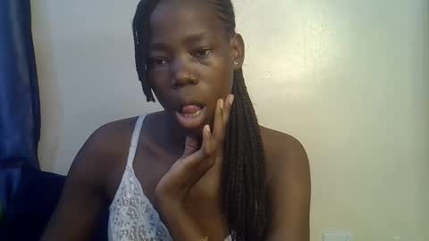 Snapshot of happy_kienyeji chatting on 11.12.25 happy_kienyeji online show from 11.12.25