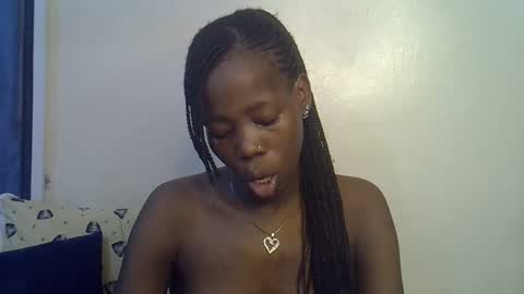 Snapshot of happy_kienyeji chatting on 11.19.25 happy_kienyeji online show from 11.19.25