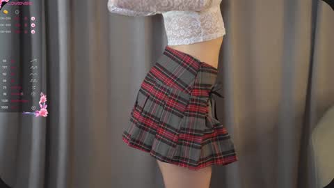 Snapshot of happyvivy chatting on 02.01.25 Vivy online show from 02.01.25