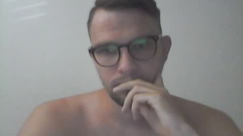 Snapshot of hardboylovemilfmoom chatting on 07.25.26 hardboylovemilfmoom online show from 07.25.26