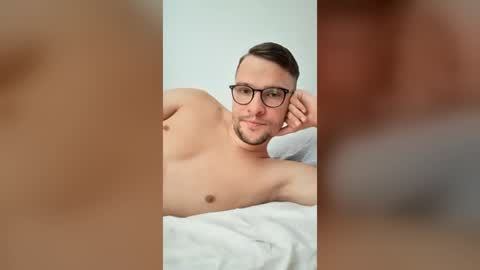 Snapshot of hardboylovemilfmoom chatting on 07.26.26 hardboylovemilfmoom online show from 07.26.26