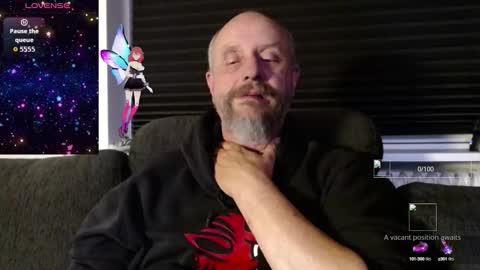 Snapshot of hardmrlazy chatting on 10.06.25 MrLazy online show from 10.06.25