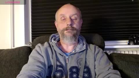 Snapshot of hardmrlazy chatting on 10.14.25 MrLazy online show from 10.14.25