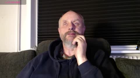 Snapshot of hardmrlazy chatting on 10.22.25 MrLazy online show from 10.22.25