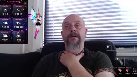 Snapshot of hardmrlazy chatting on 11.02.25 MrLazy online show from 11.02.25